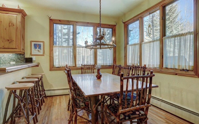The Perfect Large Family 3 Bedroom Condo by RedAwning