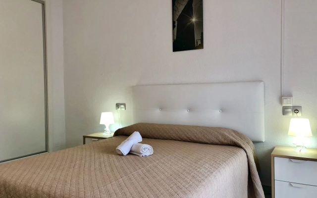 Apartamentos Turísticos Las Rosas de Capistrano