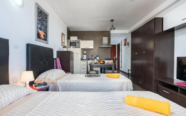 603 Studio Comodoro first sea line