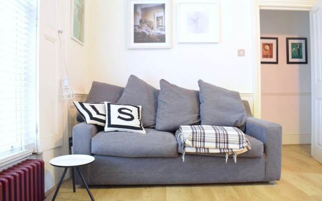 Studio Apartment in Camden Sleeps 2