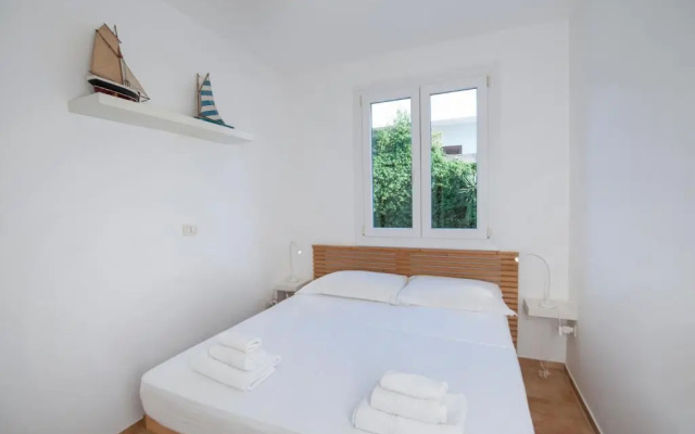 Apartment 2 With Pool And Sea View