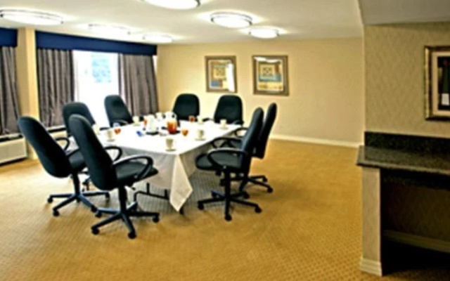 Clarion Inn & Suites By Hampton Convention Center