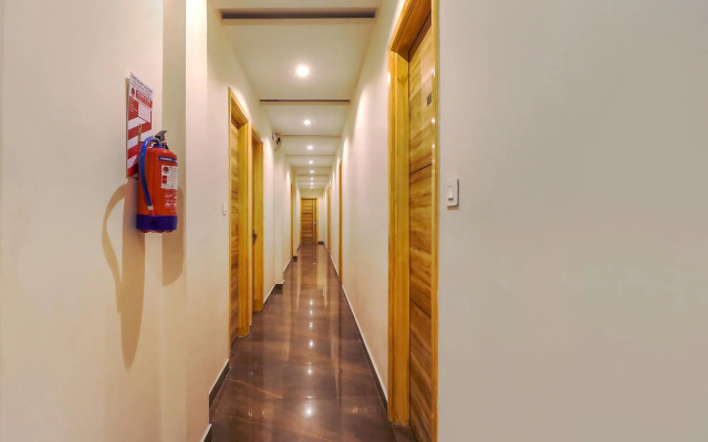 FabHotel Alpine Inn