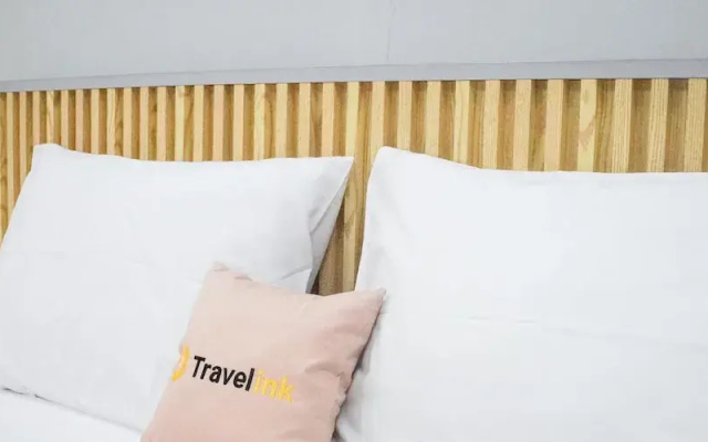 The Lakebox Menjer by Travelink