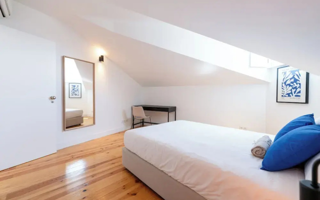 Sunny Lisbon Apartments by SoulPlaces