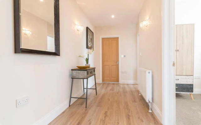 South Quay Penthouse - 2 bed