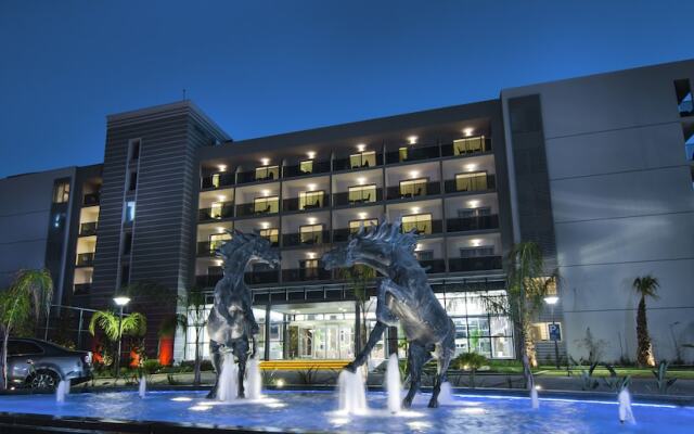 Отель Palm Wings Beach Resort & Spa Kusadasi- All Inclusive вид на фасад