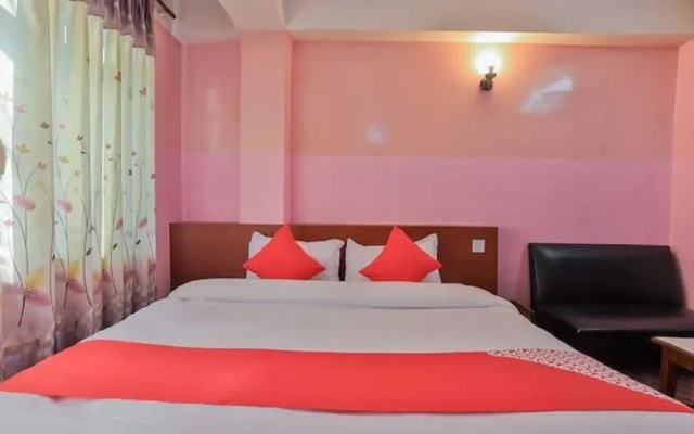 OYO 737 Hotel New Sea Paradise
