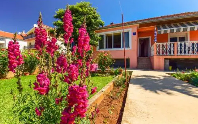 Holiday House Anica 1313