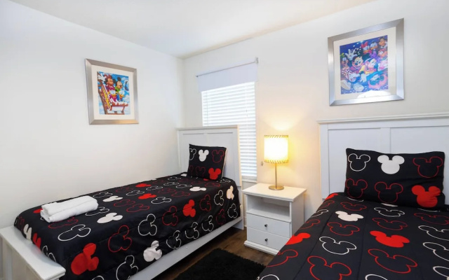 Beautiful Townhome With Hot Tub 13
