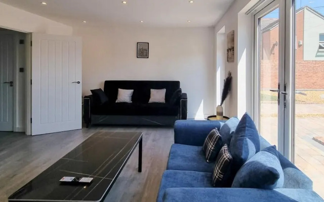 Lovely Modernist 4 Bed House
