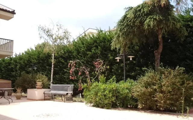 Hotel Holiday House