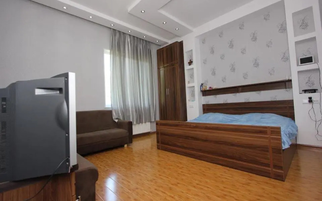 Rustaveli 106