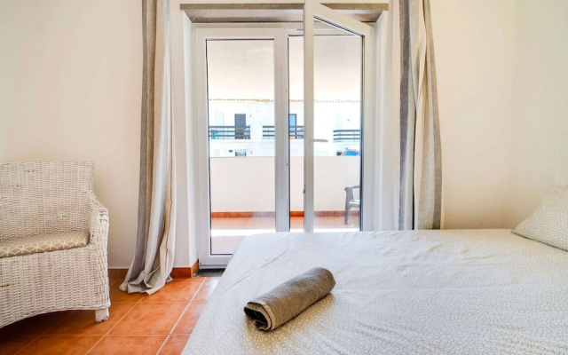 Soothing Holiday Home in Ferrel near Baleal Island