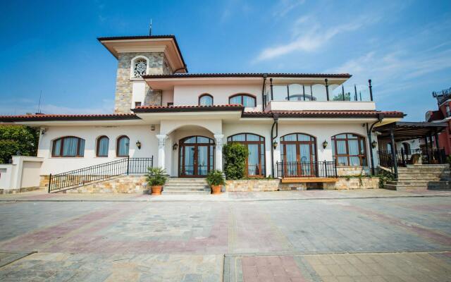 Отель Helena VIP Villas and Suites Болгария, Солнечный берег - отзывы, цены и фото номеров - забронировать отель Helena VIP Villas and Suites онлайн вид на фасад