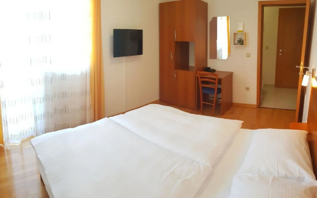 Pansion Villa Bok