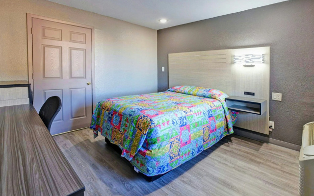 Super 7 Inn Dallas Near Duncanville