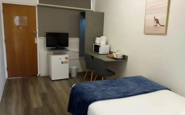 Billabong Motel