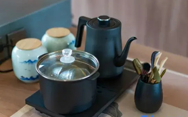 Floral Hotel·Zunman Impression Hotel (Roushen Baodian Branch)