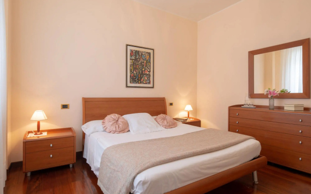 Splendid Villa in Macerata With Pool & Views