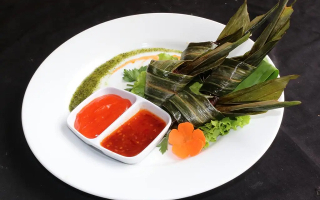 Green Tropical Village Hotel & Resort