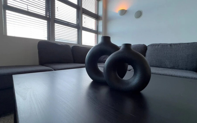 Modern Oasis / Central Location