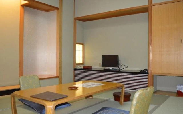 Enakyo Grand Hotel
