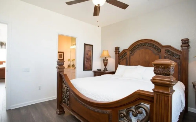 Vista Cay Villa - New!