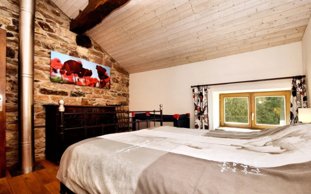 Forest-edge Stay, Burtonville