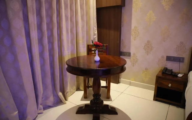 Rajathadri Royal Inn