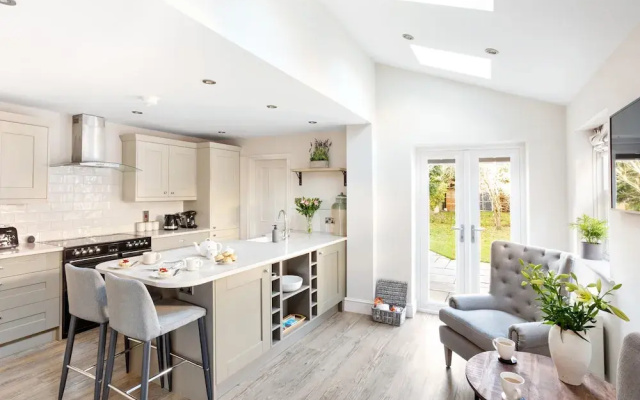 Thorncliffe House