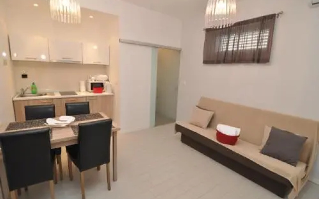Strawberry Apartment