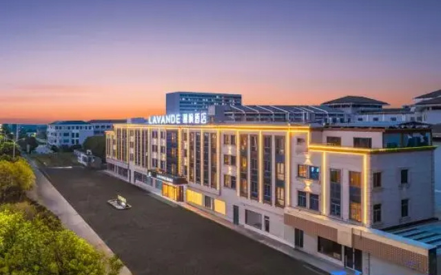 Lavande Hotel (Yangzhou Baoying Baitian North Road)