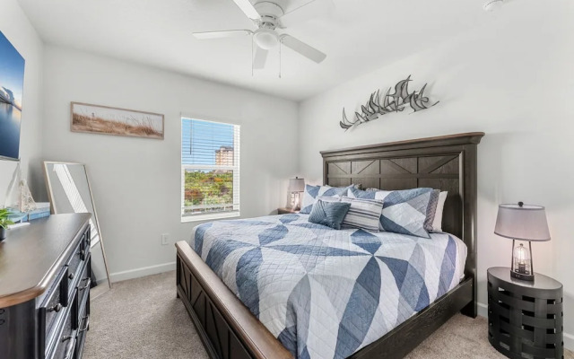 435 Strand Dr