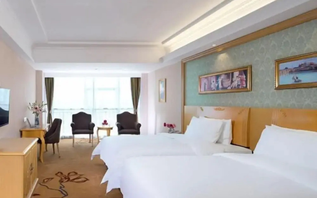 Vienna Hotel (Lingshan Liufengshan Pedestrian Street)
