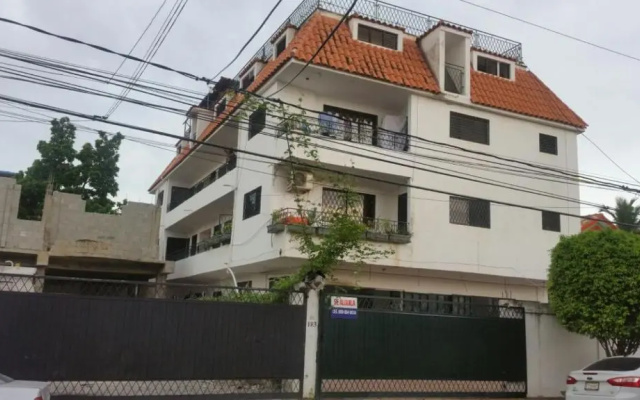 Adrianos Apartahotel