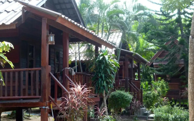 Haad Salad Resort
