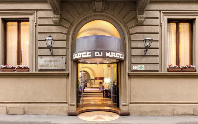 Отель Croce Di Malta Hotel Италия, Флоренция - 8 отзывов об отеле, цены и фото номеров - забронировать отель Croce Di Malta Hotel онлайн вид на фасад