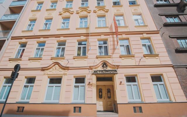 Отель Actilingua Apartment Hotel Австрия, Вена - отзывы, цены и фото номеров - забронировать отель Actilingua Apartment Hotel онлайн вид на фасад