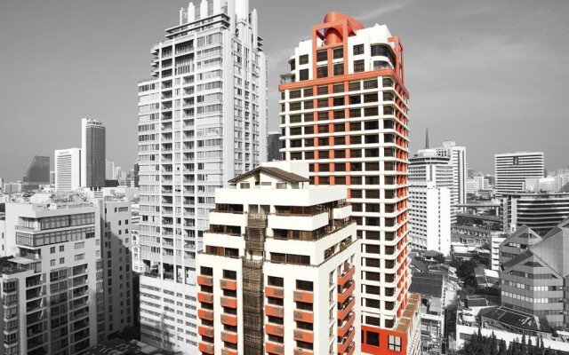 Отель Bandara Suites Silom Bangkok вид на фасад