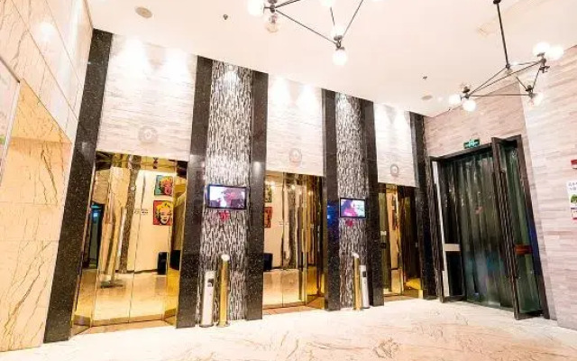 Crystal Spade Hotel