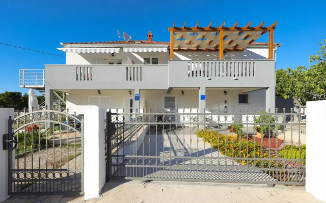 Pavles Apartment
