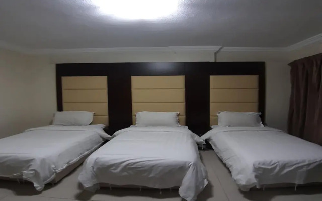 OYO 426 Royal Al Khaleej Furnished Apt