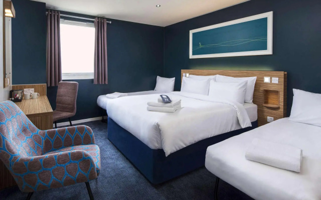 Travelodge Edinburgh Central Queen Street