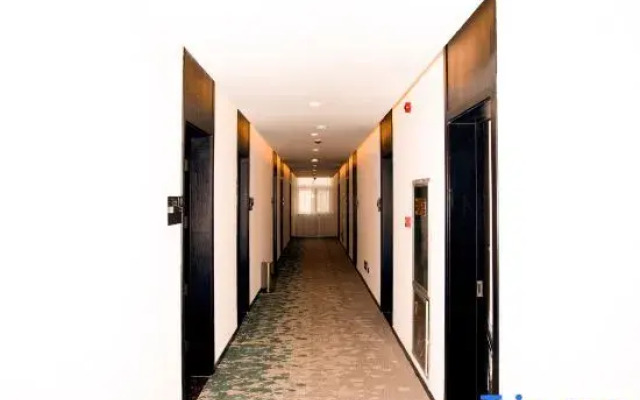 GreenTree Inn Express (Qingdao Golden Beach shanli subway station)
