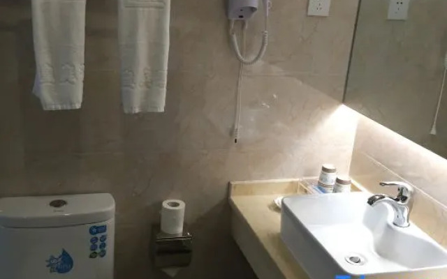 New Royal Court Hotel (Fangchenggang Administrative Center & Ocean Park Branch)