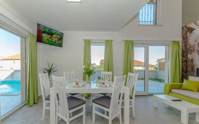 Villa Lusia - Modern villa with pool