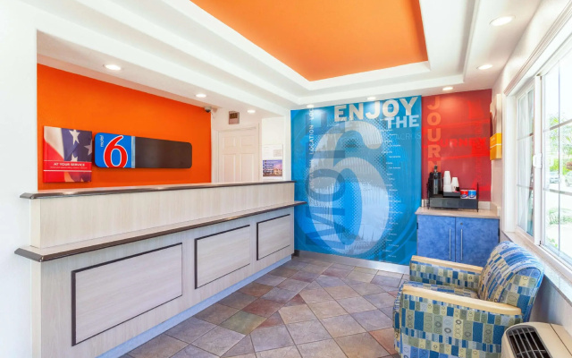 Motel 6 Marysville, CA