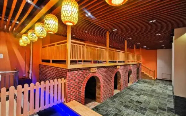 Fuxin Jiujun Hot Spring City Hotel