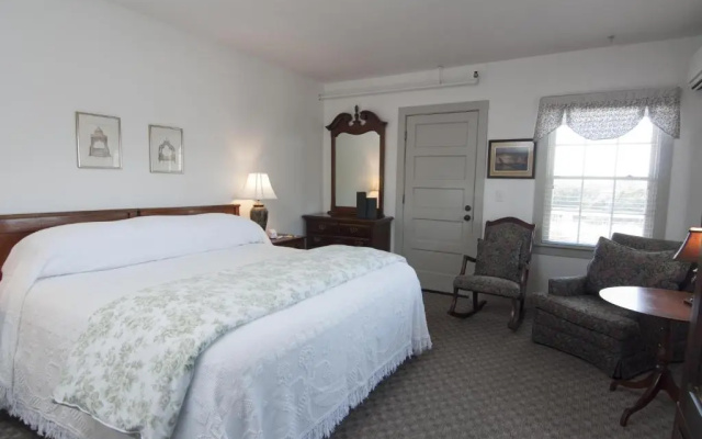 The First Colony Inn